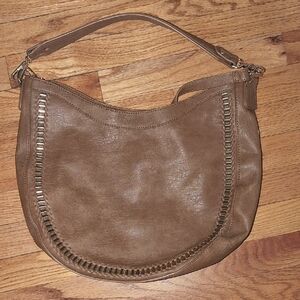 Elegant Tan Leather Shoulder Bag